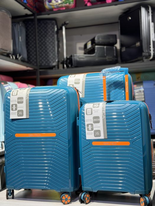 Чемодан из полипропилена Nautica фирменный