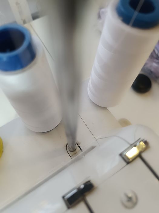 Продам оверлок jaguar 649 pro