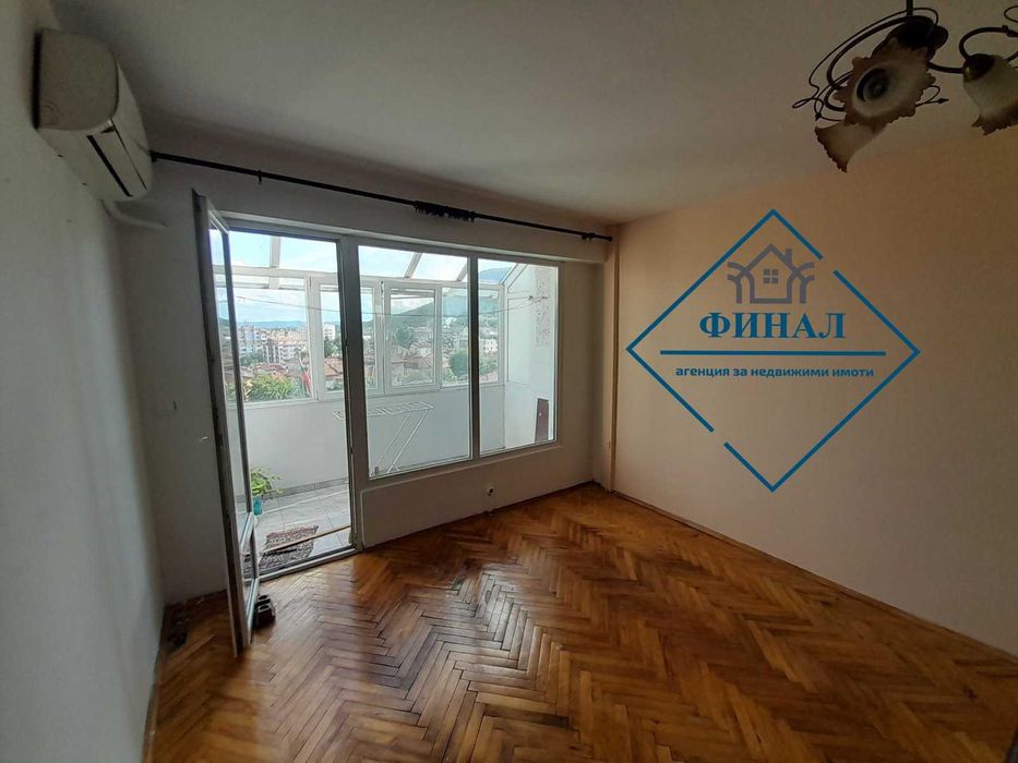 Продава се Тристаен апартамент в Шумен, Добруджански - 78 кв.м за 1079 €/кв.м - Снимка #2