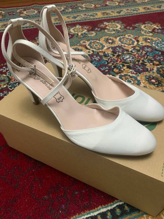 Свадебные туфли.