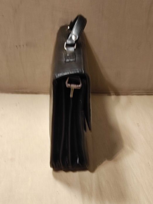 Мъжка кожена бизнес чанта -ежедневна-правоъгълен дизайн-и за през рамо