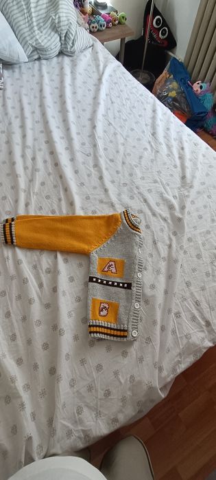 Pulover pentru copii de 5-6 ani nou nouț.