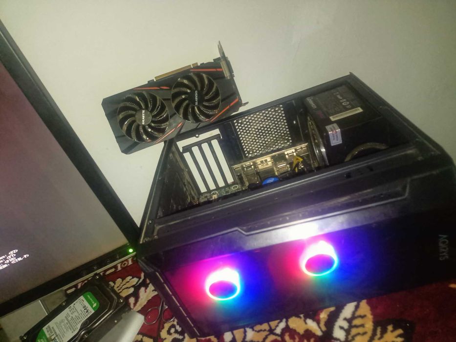 Vând unitate PC gaming