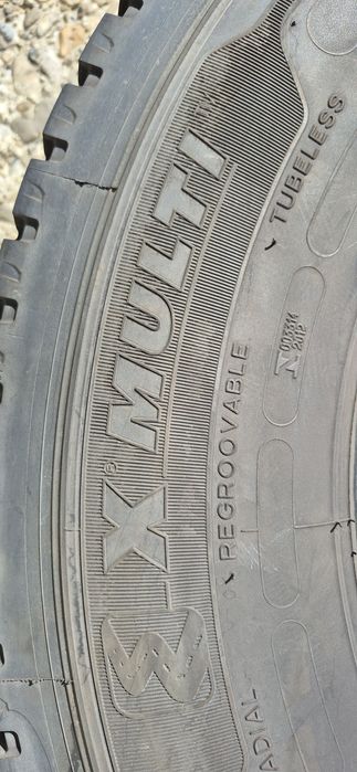 4 anvelope camion tractiune Michelin 235/75/17,5;dot 2021.Pretul este pe bucata.