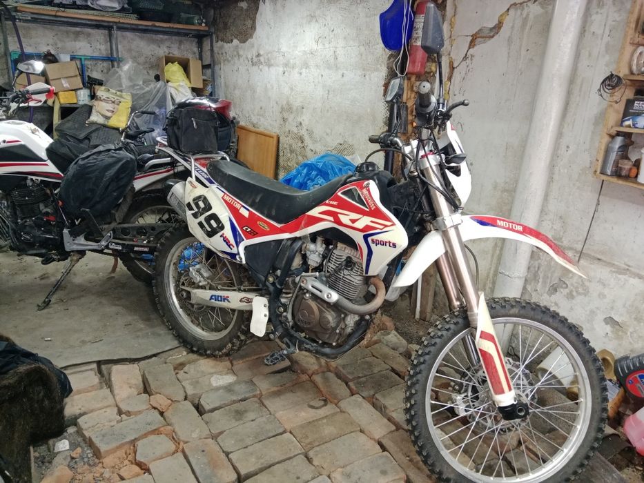 Продам мотоцикл 250 см3.