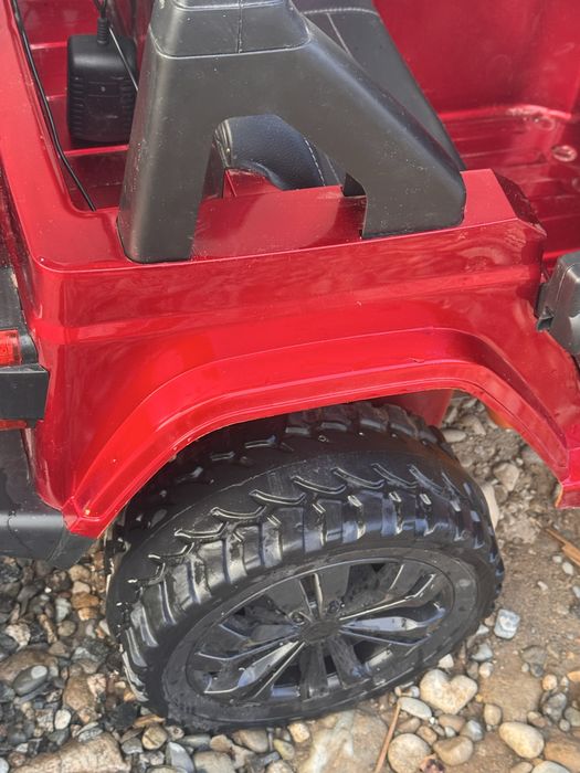 Продам детскую машину