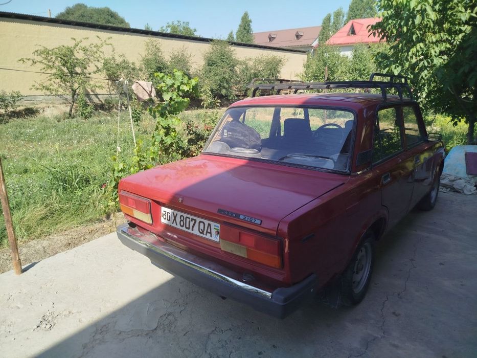 Vaz 2107 sotiladi