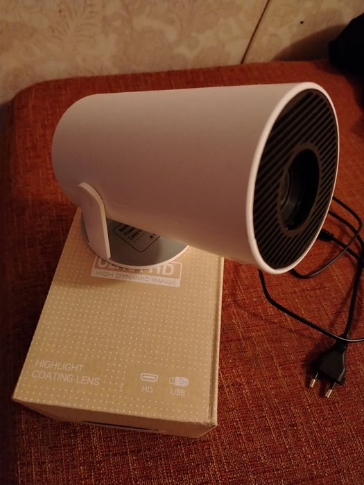 Продам проэктор новый