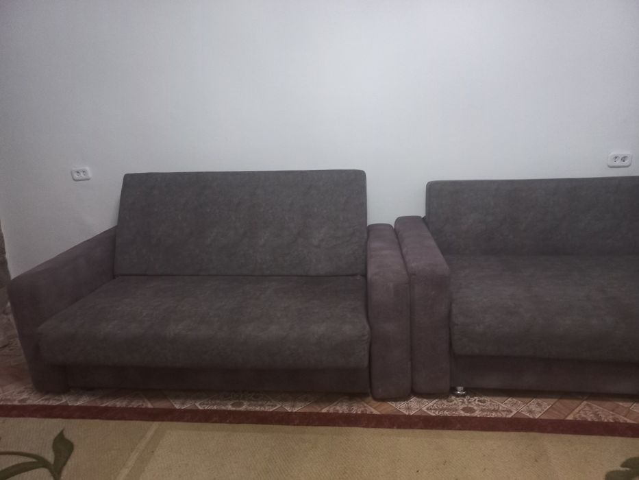 Продается диван в хорошем состоянии