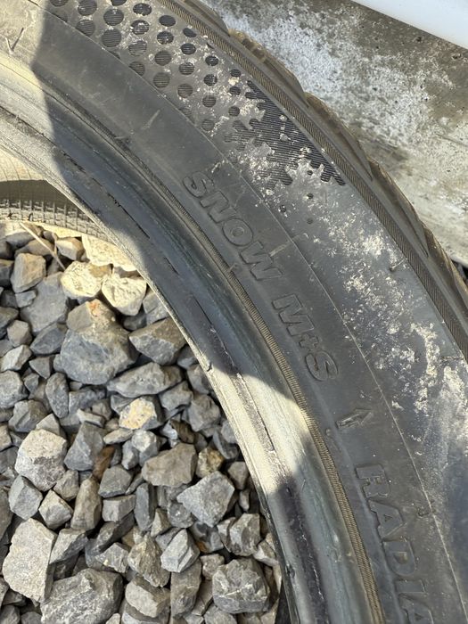 Kumho Wintercraft 255/40/19