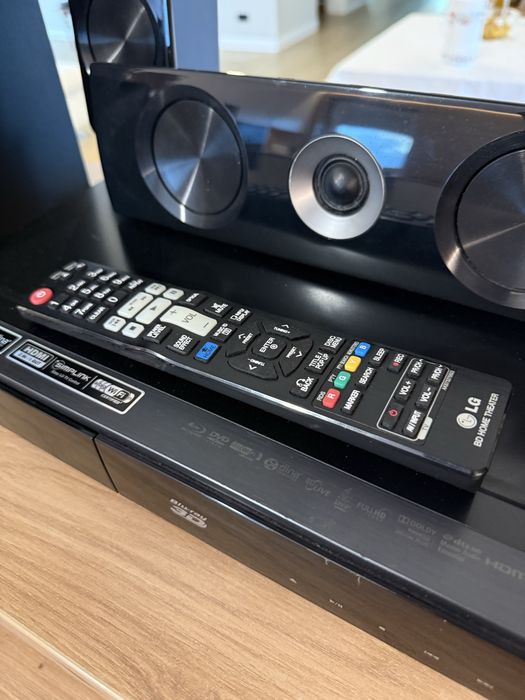 Sistem Home Cinema 5.1 LG HX906SB 3D Blu-ray 1100W