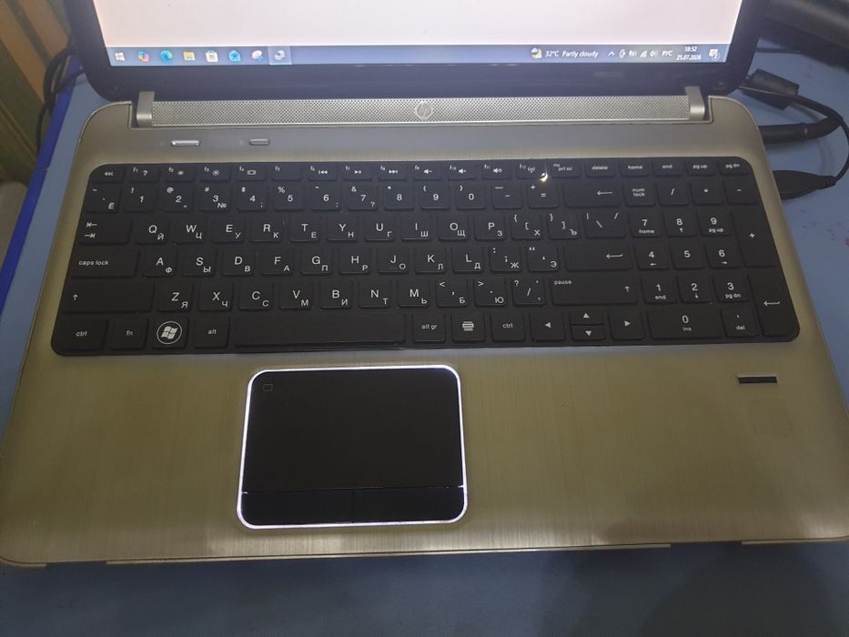 HP Pavilion dv6 core i5 2430M sotiladi.