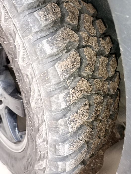 Vând 4 cauciucuri Austone