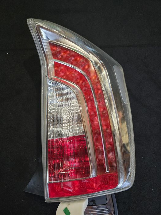 Stop tripla dreapta toyota prius 30 facelift UE impecabil