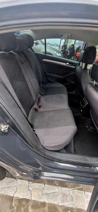 Fără schimburi ,prețul este fix.