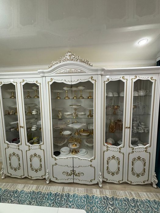 Продаю сервант для зала. Новый.