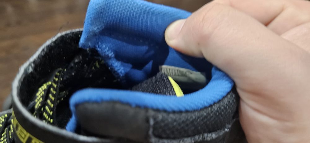 Skechers 30 номер детски боти запазени  30 ти номер