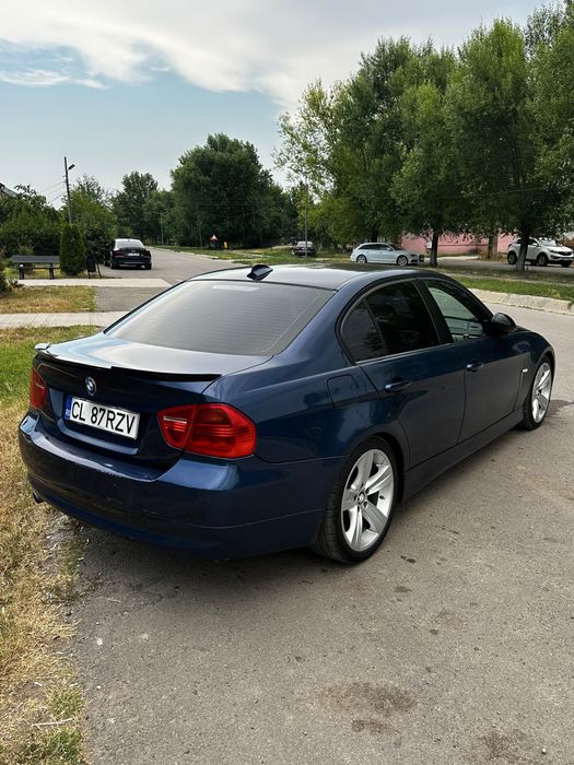 Vând BMW e90 320d