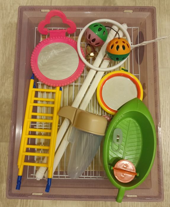 Клетка для попугая с аксессуарами