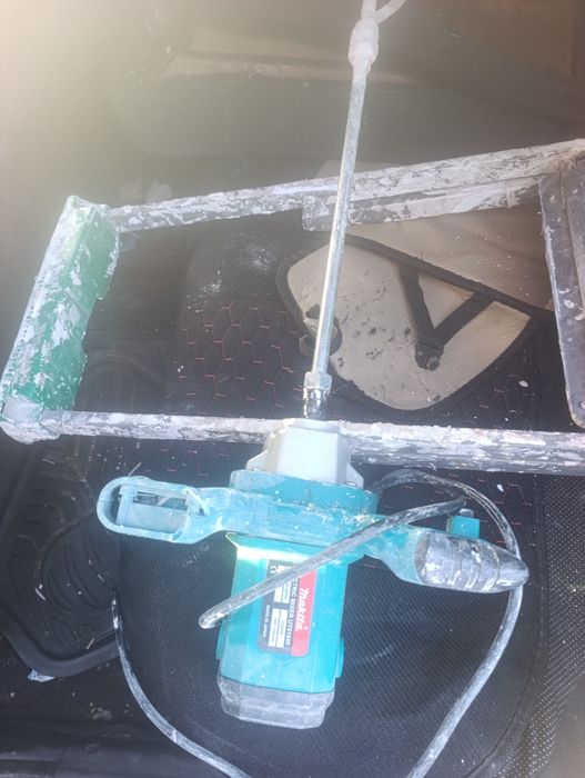 Продам строительный миксер в хорошем состоянии