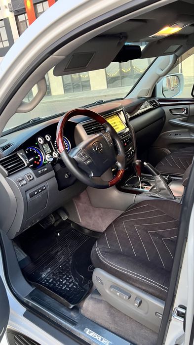 Продается родные полики для Лексус 570 Б/У