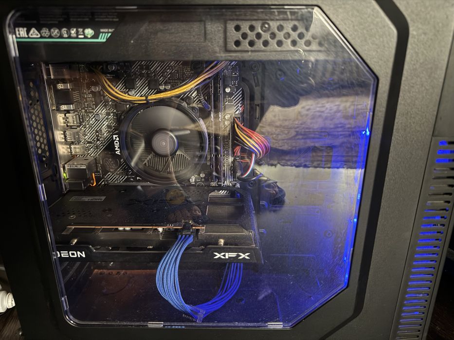 Vand PC gaming AMD RX6600 8gb