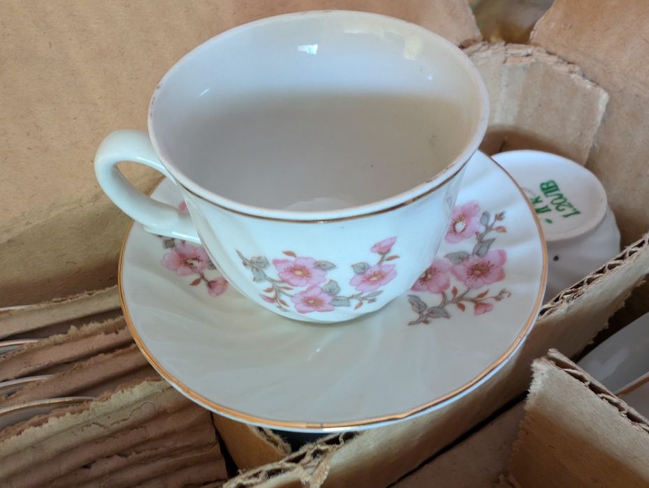 Сервиз за кафе и чай Китка Нови Пазар 1973г