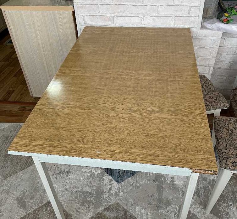 Кухонный стол для дачи или дома