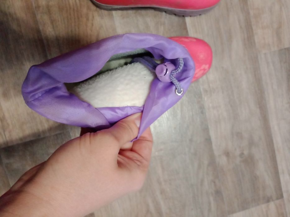 Срочно продам сапоги б/у на девочку