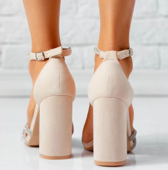 Бежови сандали на ток, номер 37, нови