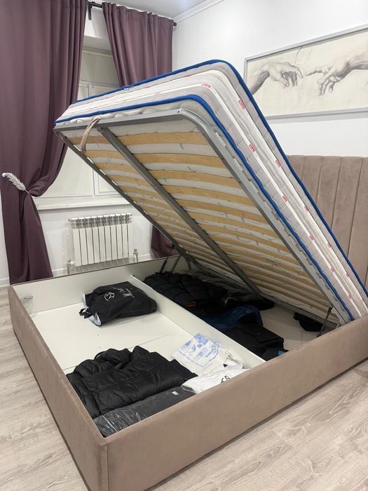 Кровать двуспальная