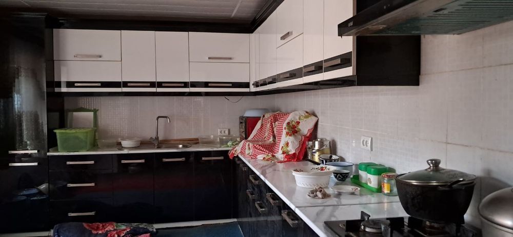 SROCHNI! UY SOTILADI! 50o'rinli bog'cha, issiqxona va do'konlari bilan