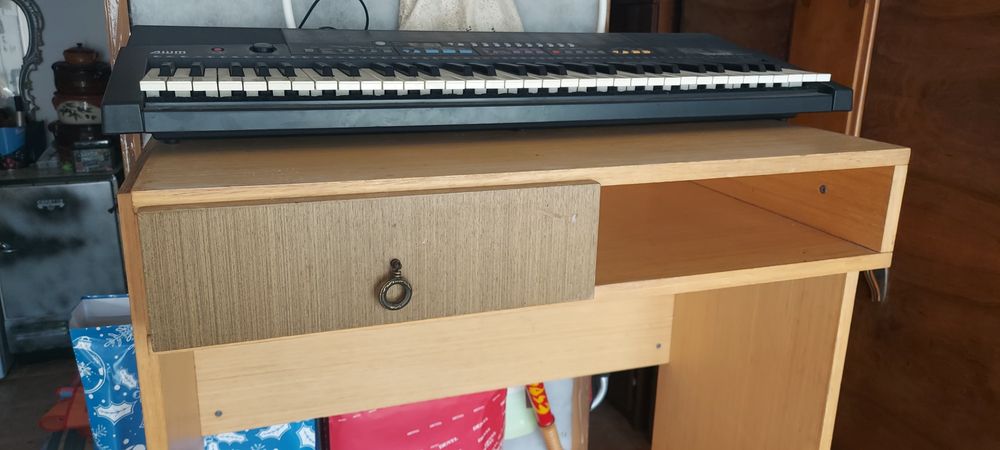 Бюро ученическо неизползвано