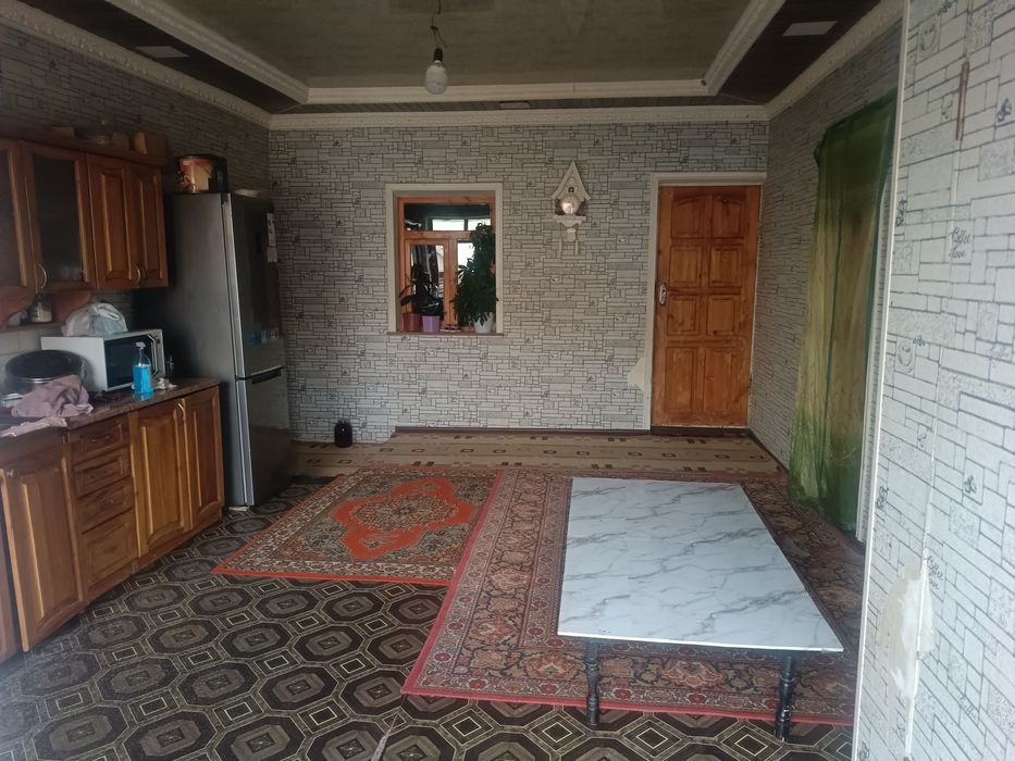 Dormon savxoz 5da3.92 7hona uy sotiladi