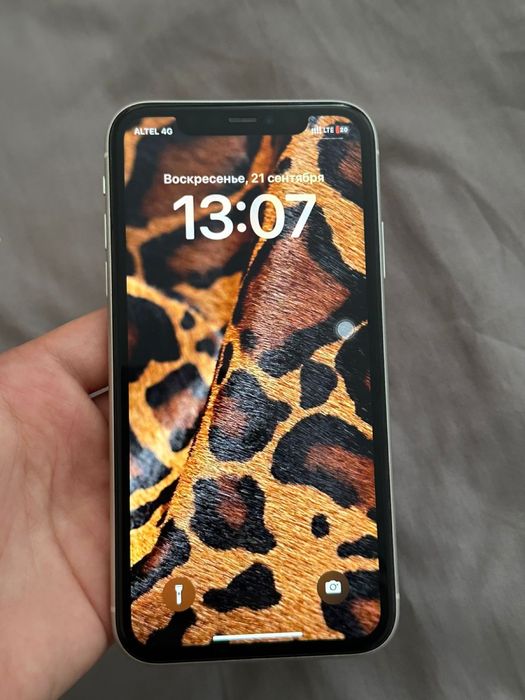 Продам Iphone 11 64гб