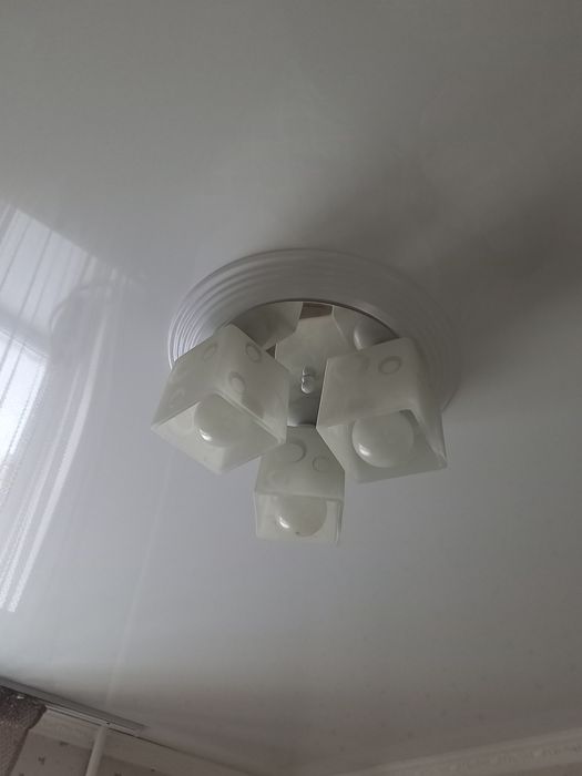 Продам люстру б/у