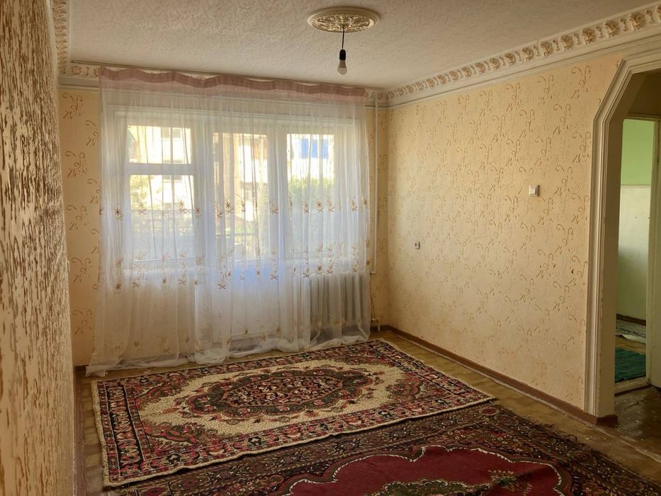 4 каватли домнинг 2 каватида 2 хонали квартира ижарага берилади