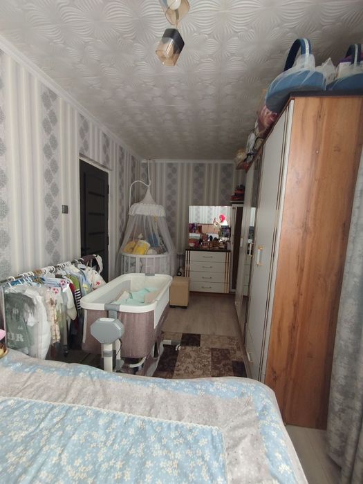 Уй сотилади 2хонали 3хона килинган хамма шароит бор