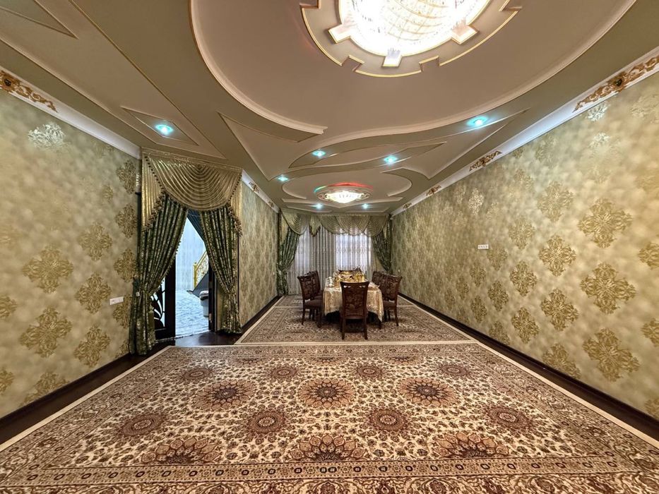 Tayyor 4 sotiqli uchaska sotiladi