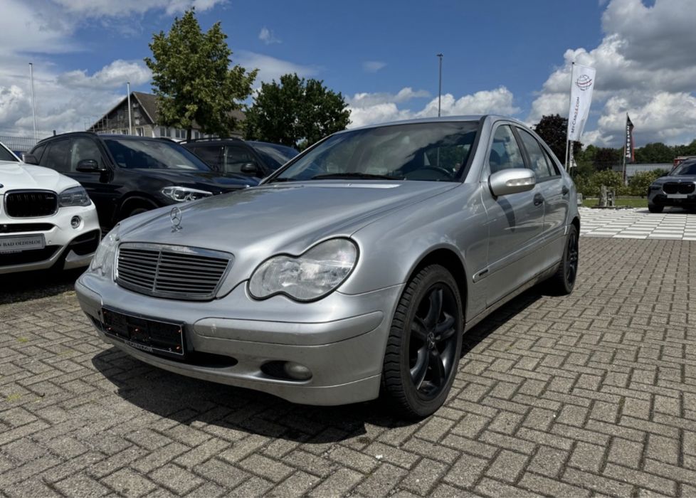 Mercedes C200 116кс