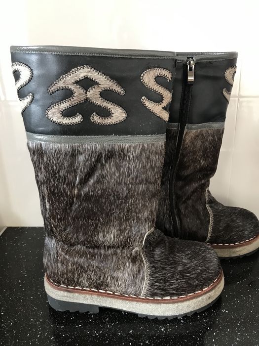 Продаётся угги, унты, сапоги