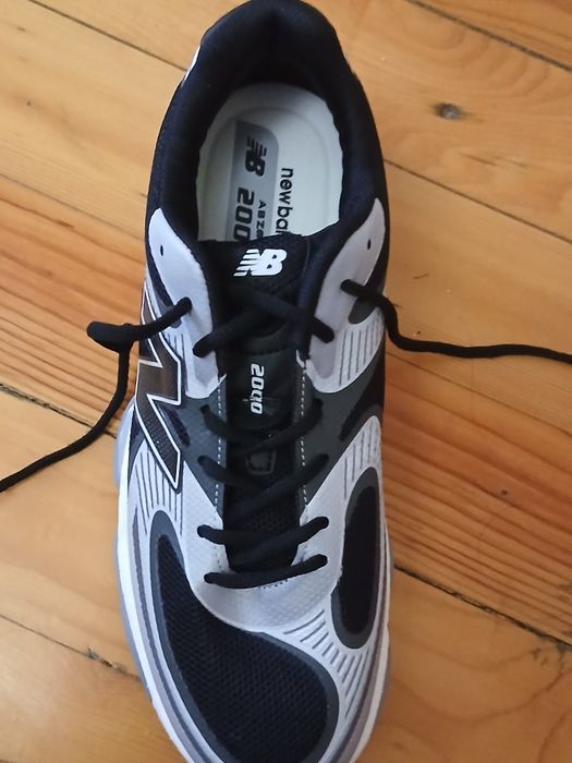 Маратонки NEW BALANCE 2000