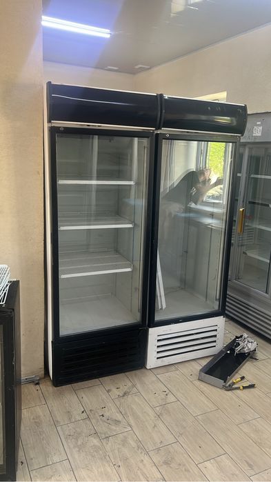 Витринные холодильники б/у