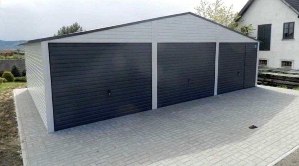 Construim garaje auto pe structură metalica si panouri Sandwich la comanda clientului