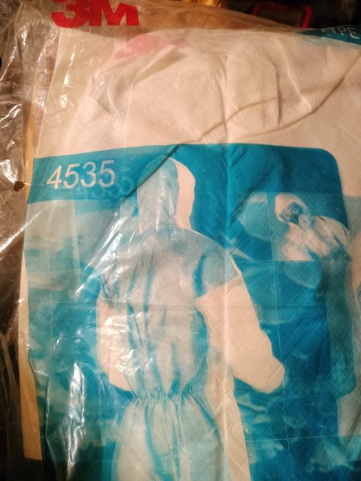 Costum protectie vopsitor 3M