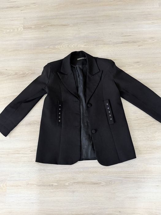 Продам черный пиджак