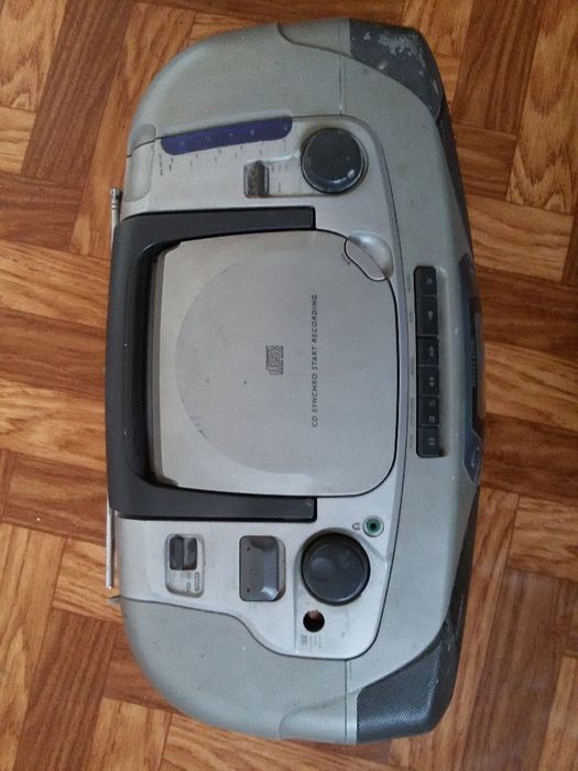 Магнитофон Philips