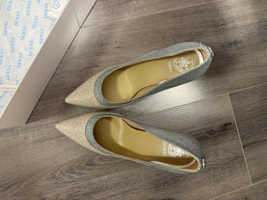 Официални обувки токчета Guess