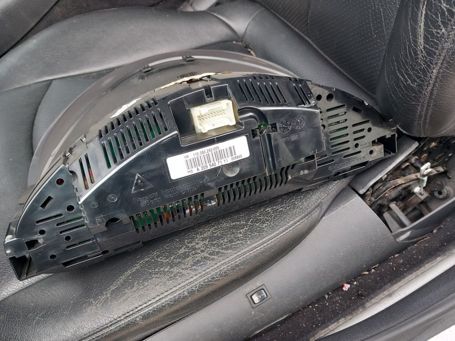 Ceasuri bord Mercedes CLK C209 2004 Coupe 2.7 cdi