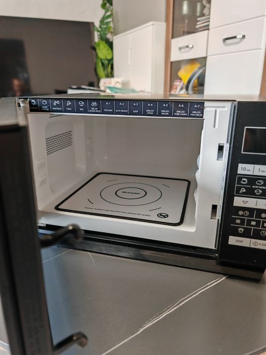 vand cuptor microunde Sharp,negru